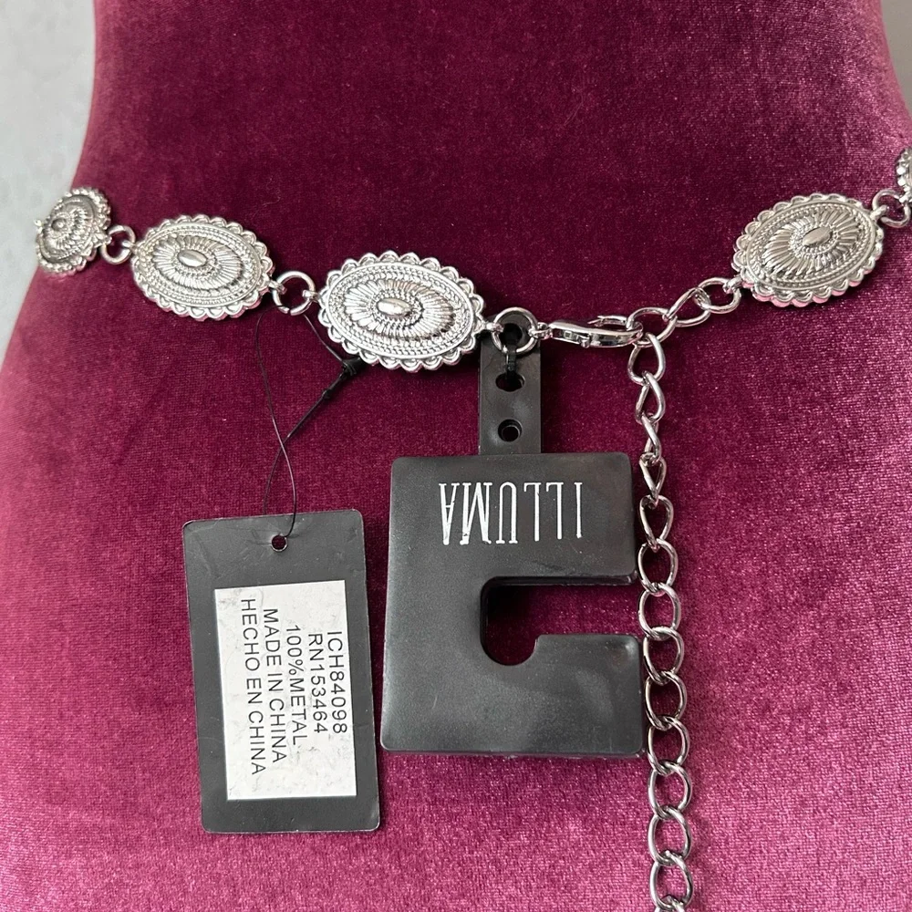 Illuma Women’s Silver Concho Statement Belt NWT - Picture 4 of 8